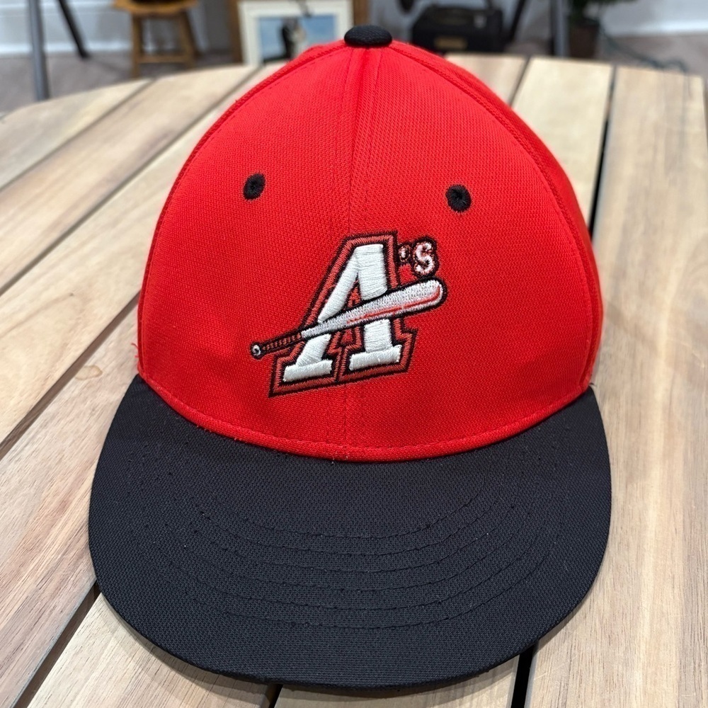 Oakland Athletics hat cap youth small/medium EUC